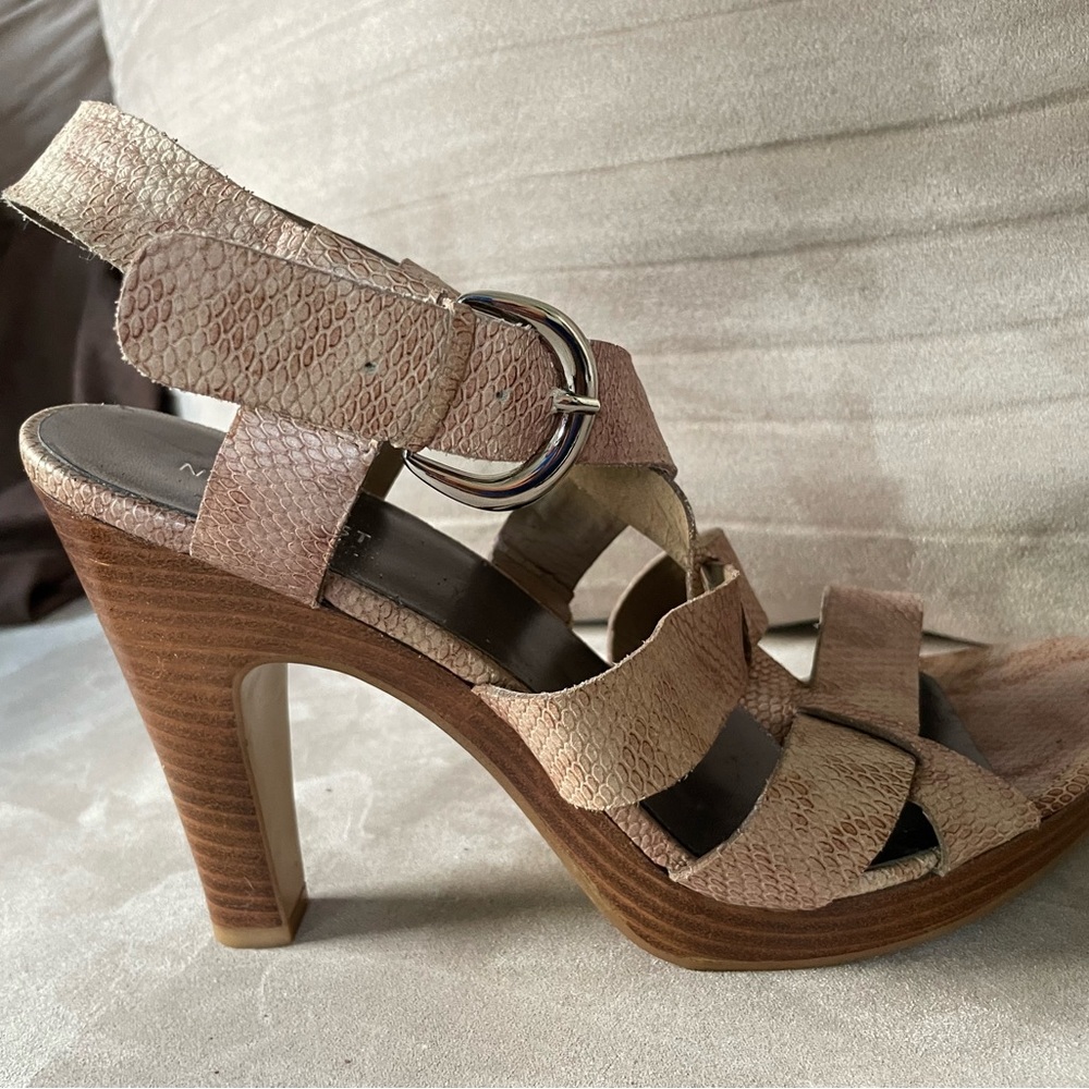 Nine West Tan Sandals 3.5” stiletto heels - US Size 9.5 - Worn Once!